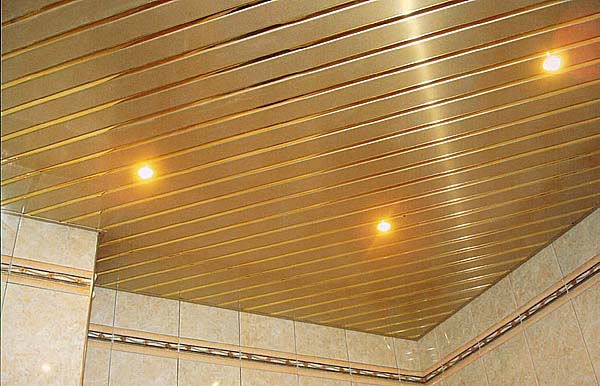Пять преимуществ использования реечных потолков в ванной